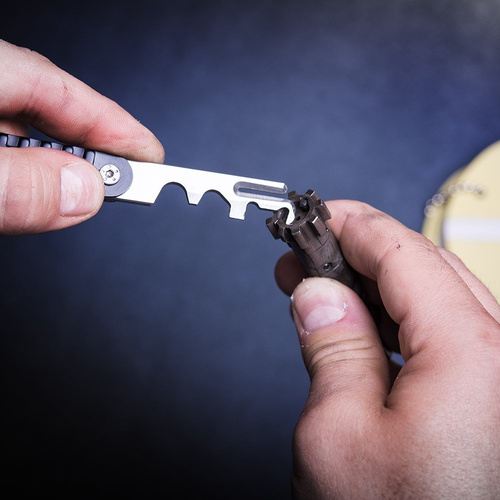 Real Avid - Skrobak do czyszczenia broni AR-15 Scraper™ - AVAR15S