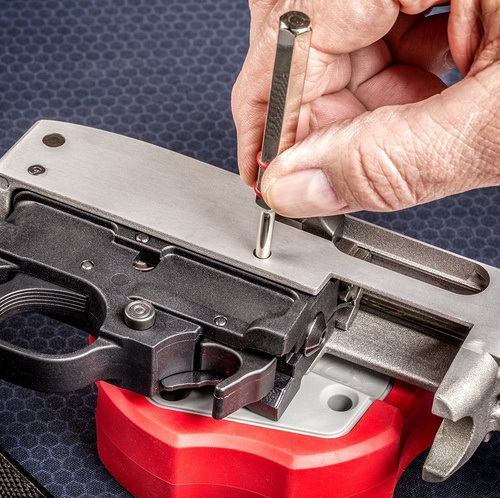 Real Avid - Zestaw wybijaków z młotkiem Accu-Punch™ Hammer & Roll Pin Punch Set - AVHPS-RP