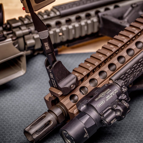 Narzędzie wielofunkcyjne multitool do czyszczenia karabinków AR-15 Real Avid Gun Tool AMP™ - AVGTAMP-AR