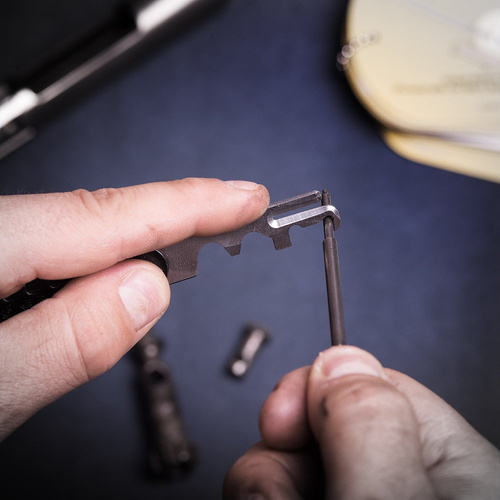 Real Avid - Skrobak do czyszczenia broni AR-15 Scraper™ - AVAR15S